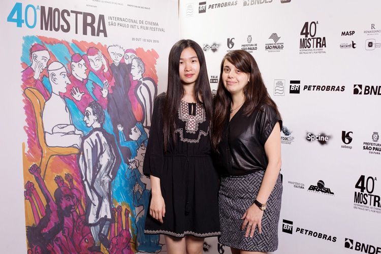 Xiaobin Zhang, atriz, e Cecilia Salim, produtora do filme Futuro perfeito, de Nele Wohlatz