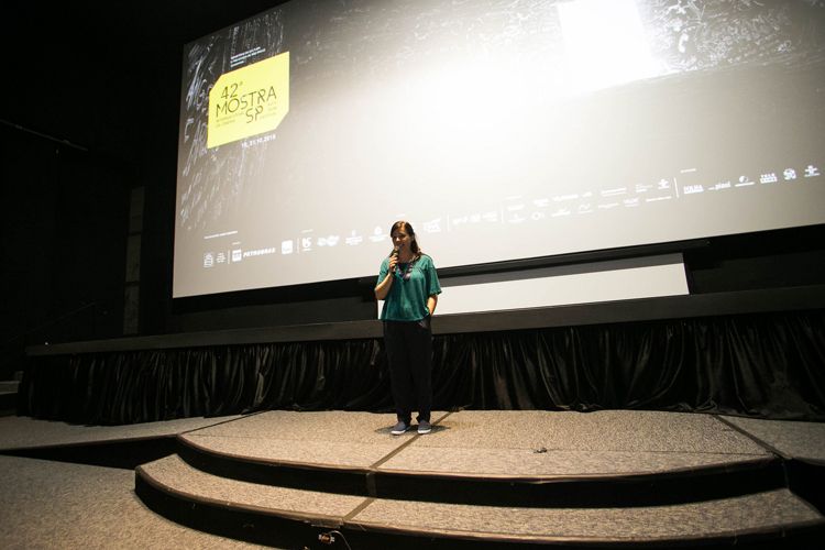  CineSesc/ 42ª Mostra Internacional de Cinema/São Paulo Int`l Film Festival - Renata de Almeida apresenta o filme O Estado contra Mandela e os Outros